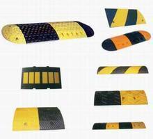 道路减速设备 守护出行安全的无声卫士