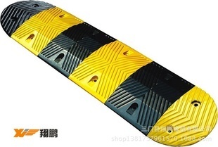 道路减速设备 橡胶减速带、减速垄、路沿坡的综合应用与价值